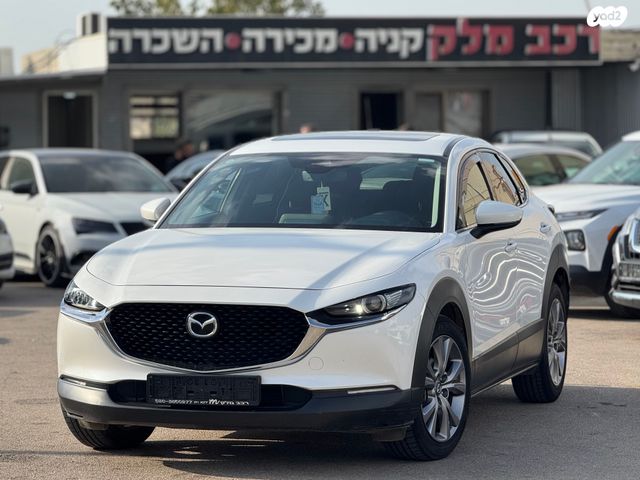 מודעת רכב מאזדה CX-30