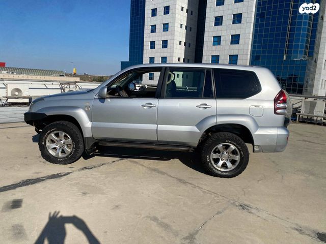 טויוטה לנד קרוזר