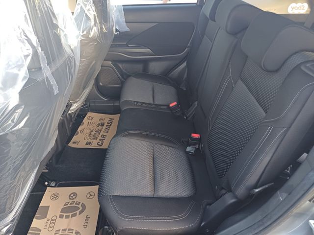 מיצובישי אאוטלנדר