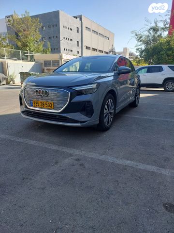 מודעת רכב אאודי Q4 e-tron