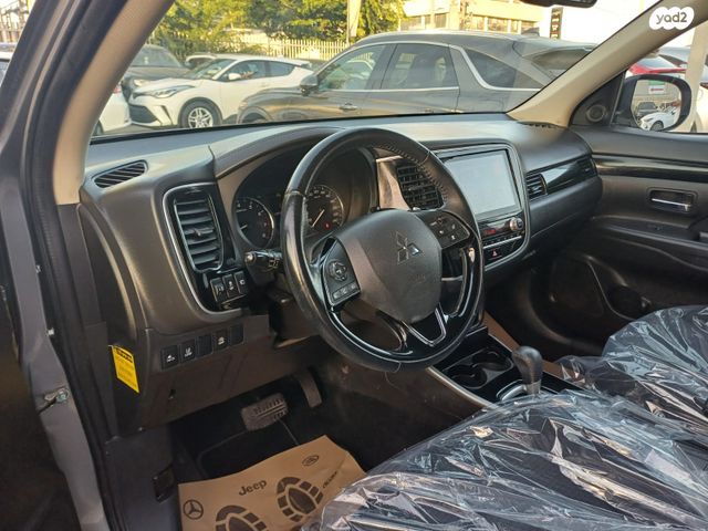 מיצובישי אאוטלנדר