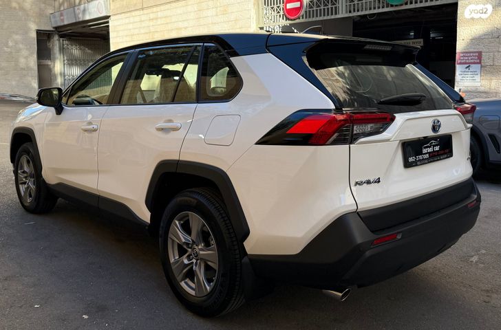 טויוטה RAV4