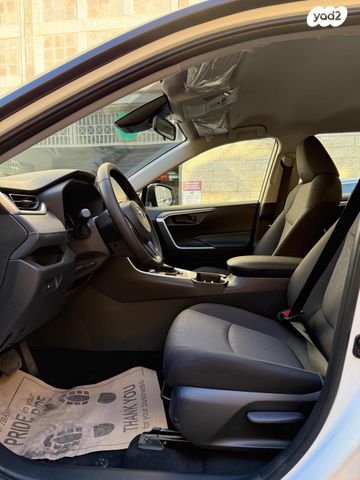 טויוטה RAV4