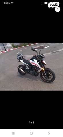 KTM Naked Duke 390