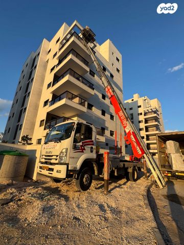 מודעת רכב מנוף