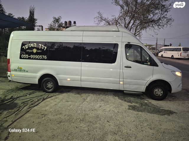 מיניבוסים ורכבי הסעות