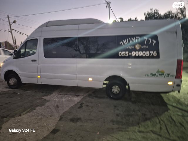 מיניבוסים ורכבי הסעות