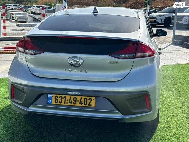 יונדאי איוניק