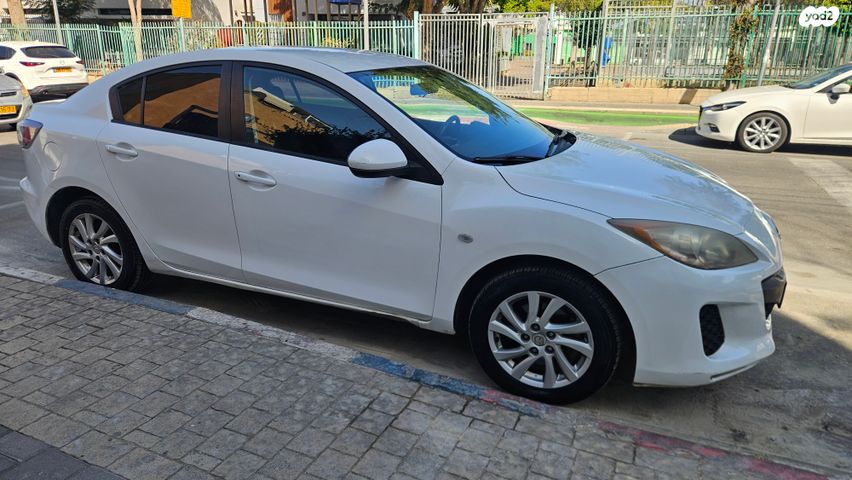 מודעת רכב מאזדה 3