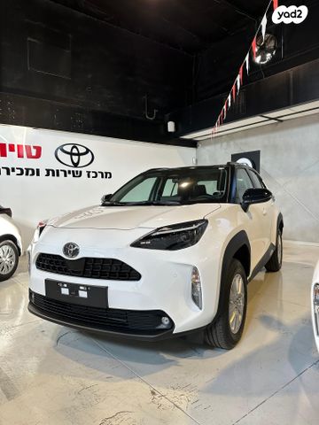 מודעת רכב טויוטה יאריס קרוס