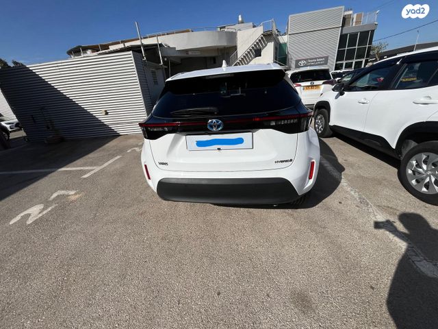 טויוטה יאריס קרוס