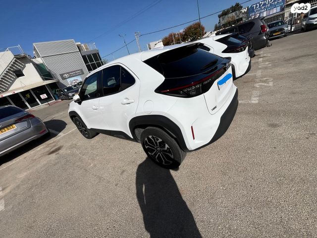 טויוטה יאריס קרוס