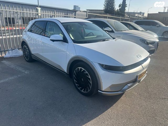 יונדאי איוניק 5