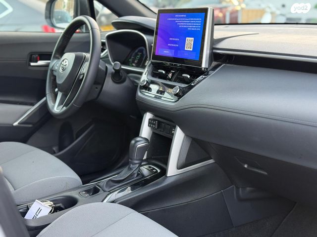 טויוטה קורולה קרוס