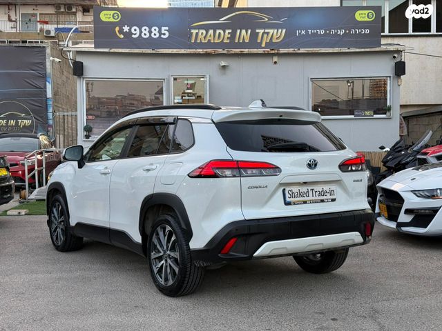 טויוטה קורולה קרוס