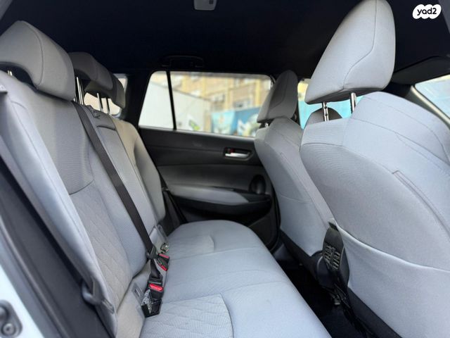 טויוטה קורולה קרוס