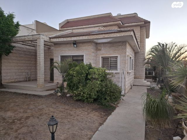 בית פרטי/ קוטג', אברהם אבן שושן 111, נאות לון, באר שבע