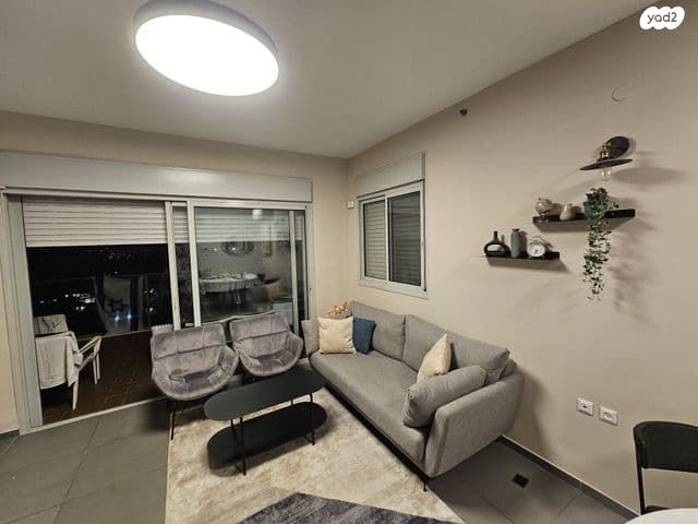 גינת אגוז 10