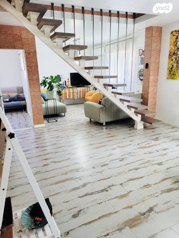 גג/ פנטהאוז, ירמוך 2, גני אביב, לוד