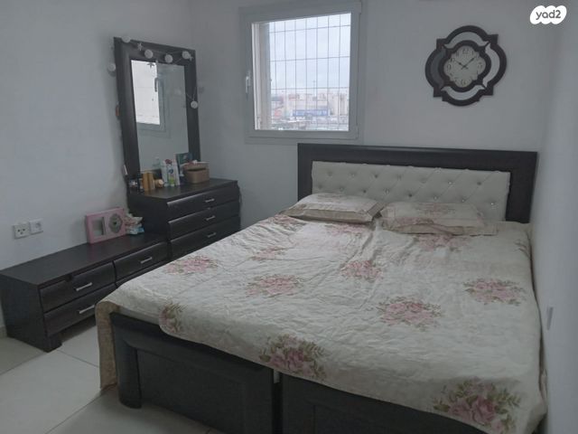 שלוש השעות 32