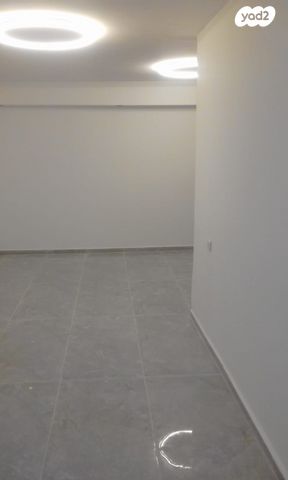 דירה, הרב דוד זריצקי 8, רמות, ירושלים