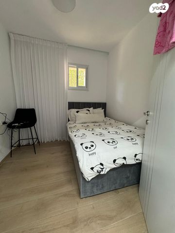 דירת גן, השיטה 8, צמח השדה, מעלה אדומים