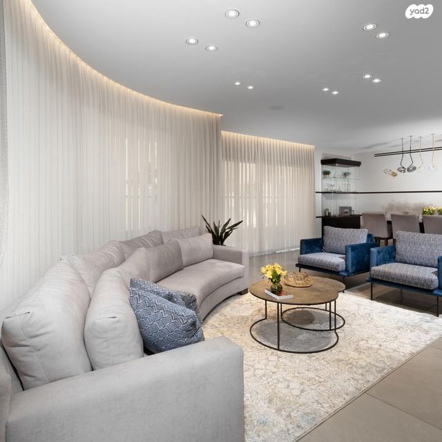 גג/ פנטהאוז, זכרון משה 8, המרכז השקט / מרכז העיר, פתח תקווה