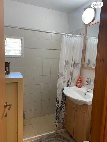 דירה, פנחס ספיר 15, בן גוריון, אזור