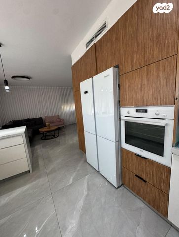 דירת גן, השיטה 8, צמח השדה, מעלה אדומים