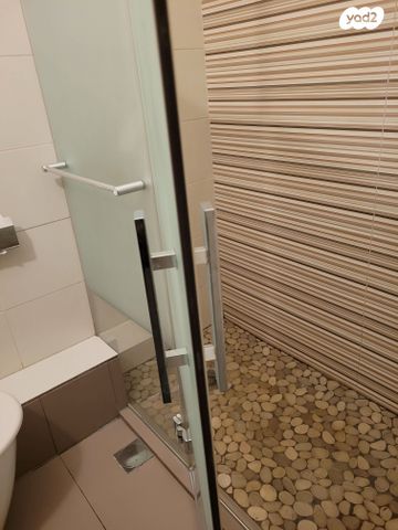 גג/ פנטהאוז, ירמוך 2, גני אביב, לוד