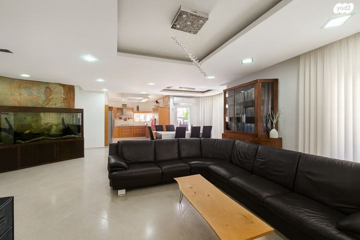 בית פרטי/ קוטג', מונטיפיורי 14, קרית מנחם בגין, נתיבות