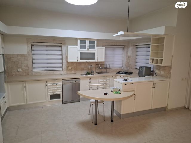 בית פרטי/ קוטג', אברהם אבן שושן 111, נאות לון, באר שבע