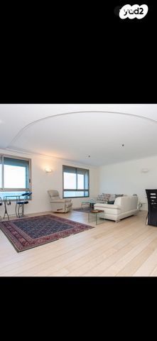 דירה, דוד אלעזר 10, חוף הכרמל, חיפה