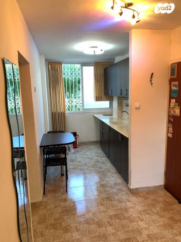 דירה, הגפן 11, המיסדים, כרמיאל