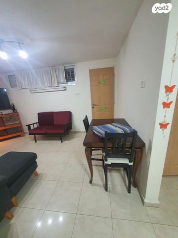 מרתף/ פרטר, ההדס 1, בית עזרא, בית עזרא