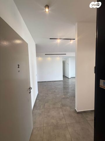 דירה, הרב שלום שבזי 2, רמב"ם, ראש העין