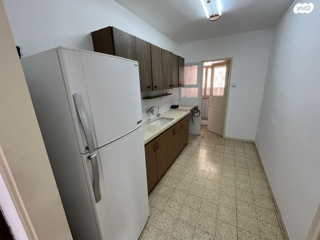 דירה, העצמאות 60, פנחס ספיר, מגדל העמק