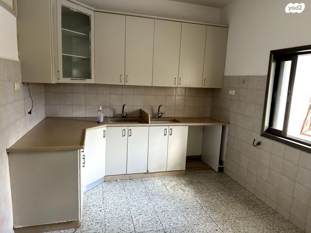 דירה, רמב"ם 21, רמב"ם, ראש העין