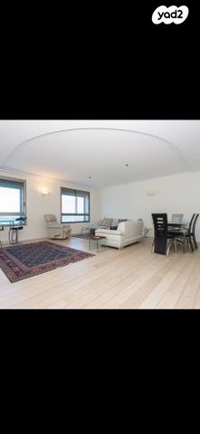 דירה, דוד אלעזר 10, חוף הכרמל, חיפה