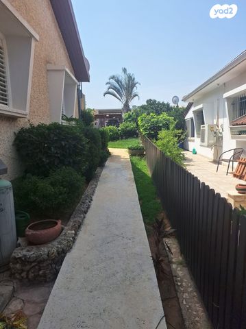 בית פרטי/ קוטג', היינריך צבי גרץ, נאות גנים, נתניה