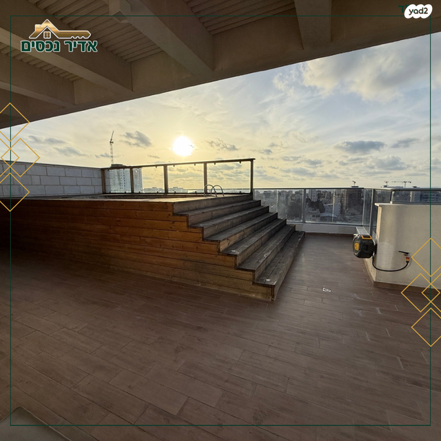 גג/ פנטהאוז, אפרים שריר, נהריה