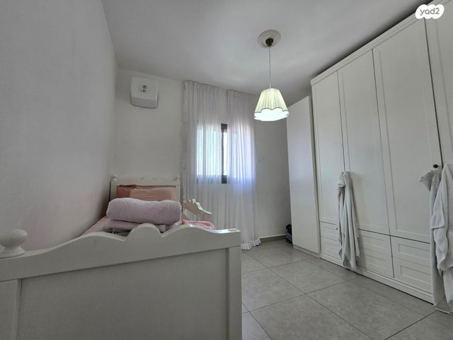 דירה, ז'בוטינסקי, יצחק שדה, אזור