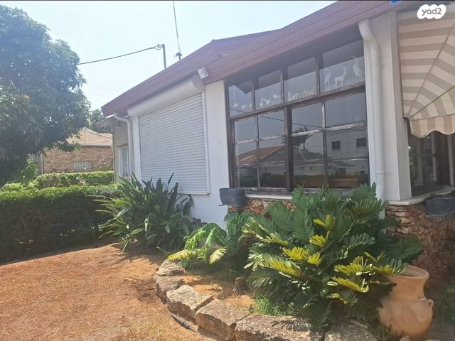 בית פרטי/ קוטג', היינריך צבי גרץ, נאות גנים, נתניה