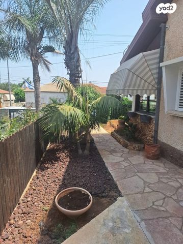 בית פרטי/ קוטג', היינריך צבי גרץ, נאות גנים, נתניה