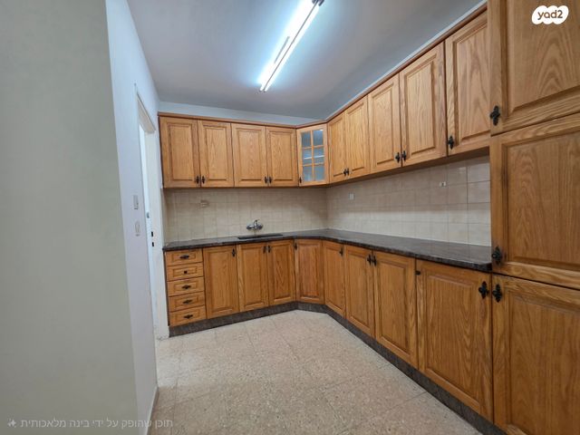 דירת גן, שדרות גת 241, קרית גת