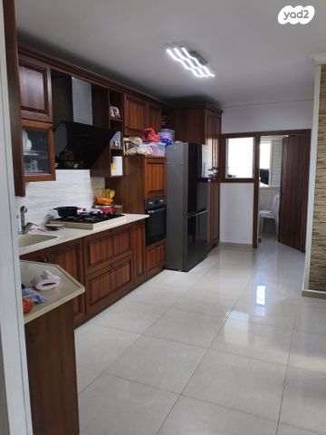 דירה, הרב יעקב רקח, נאות גנים, נתניה