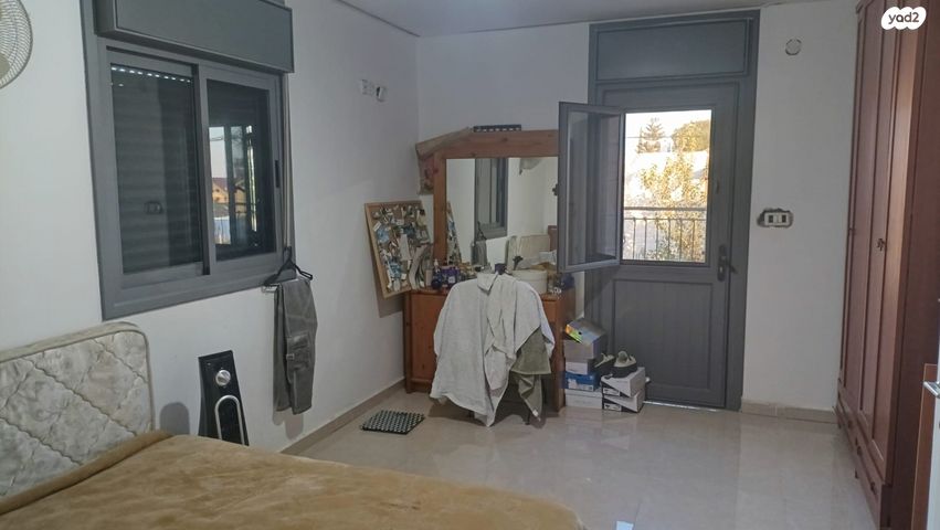 בית פרטי/ קוטג', רימונים