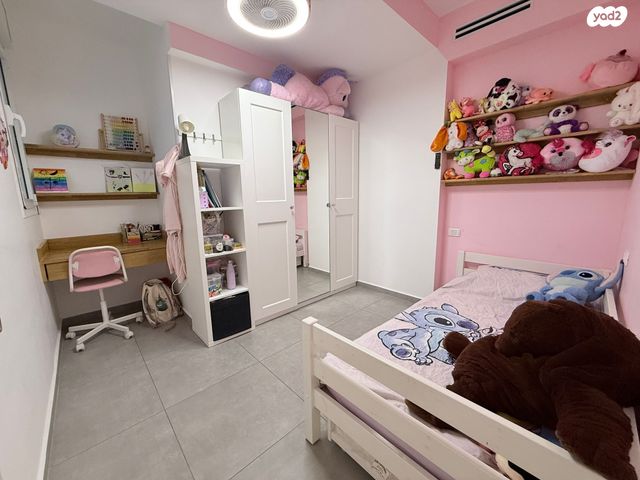 דירה, משה דיין, גיורא, רמלה