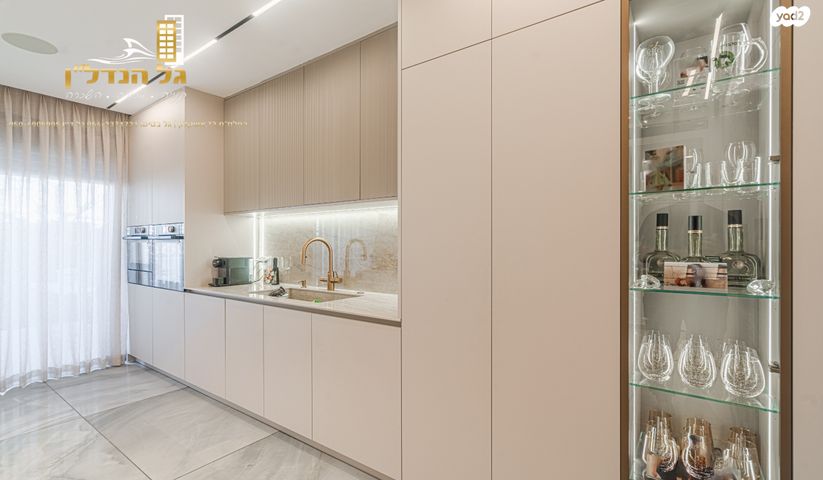 דירת גן, חמרא, עיר היין, אשקלון