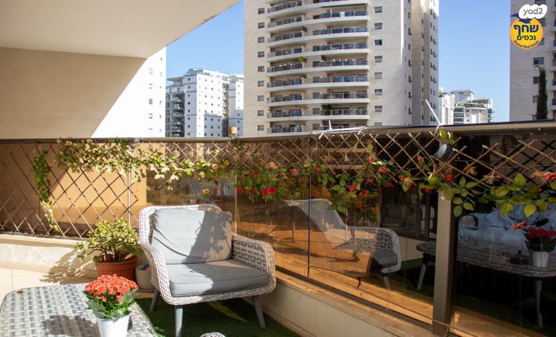 דירה, אריה בראון, הדר המושבות החדשה / אם המושבות החדשה, פתח תקווה